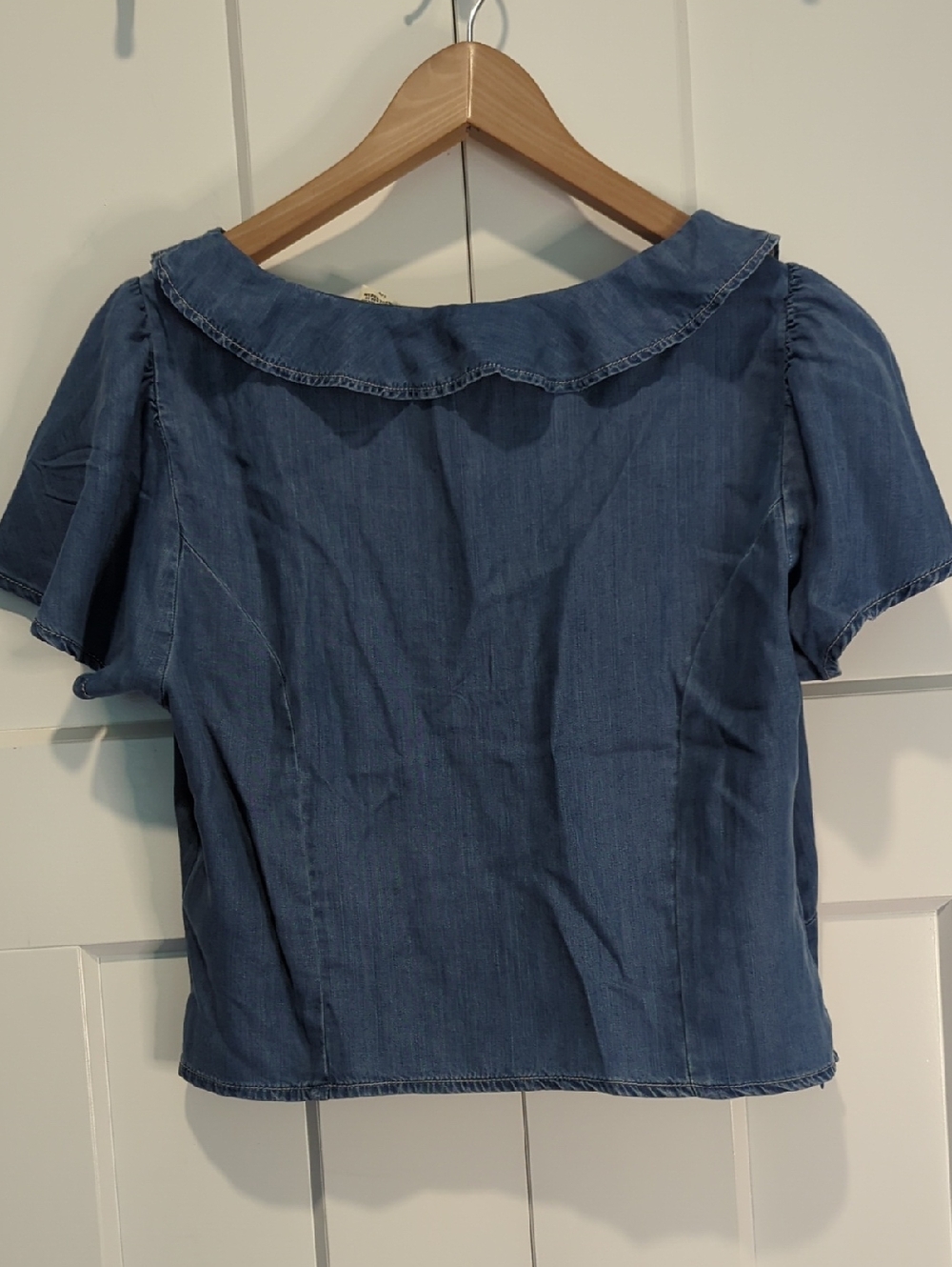 Levis Ruffled Colar Top Size L - Picture 2 of 10